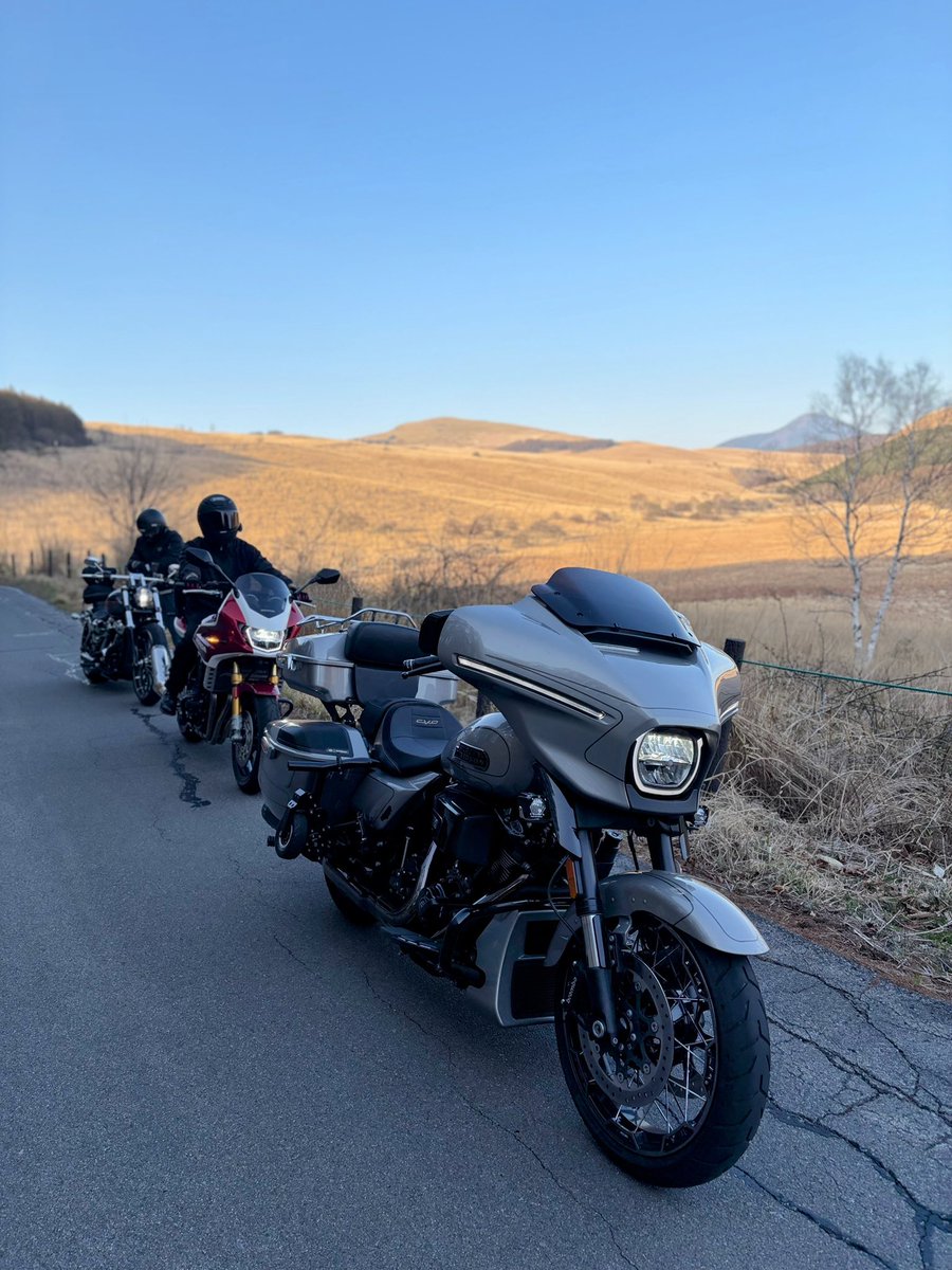 funkytequila's tweet photo. ビーナスライン × 仲間 × バイク
優勝やろこれ🏍️

#ビーナスライン
#ツーリング
#バイクのある風景
#長野ツーリング
#絶景ツーリング https://t.co/cZaLWUssb0