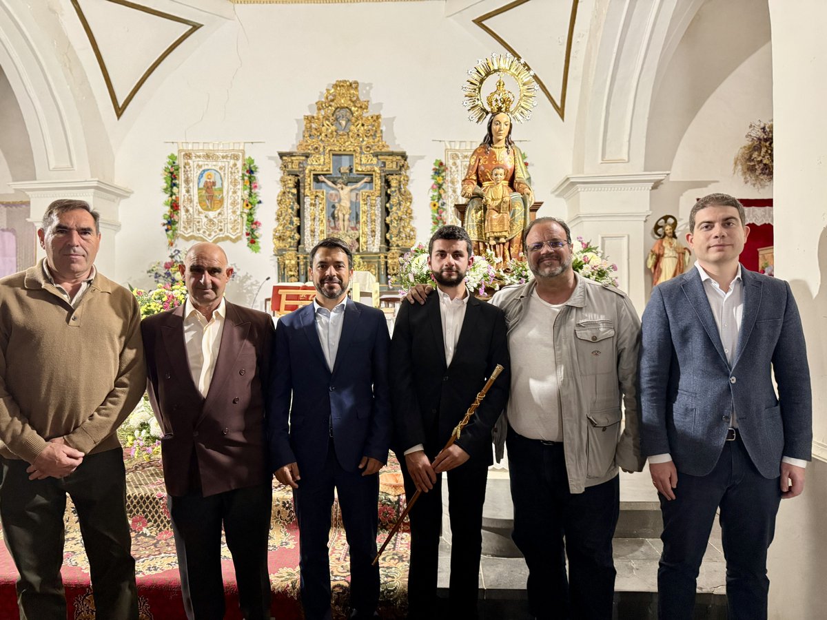 VOX_Guadalajara's tweet photo. 🌿 Hoy hemos acompañado a los vecinos de Robledillo de Mohernando en la celebración de San Marcos y de la Virgen de Valdelagua.
🙏 Hemos participado en el recibimiento de la Virgen en la ermita de la Soledad y en la posterior misa solemne.
#RobledilloDeMohernando #Valdelagua https://t.co/9v495qRzAd