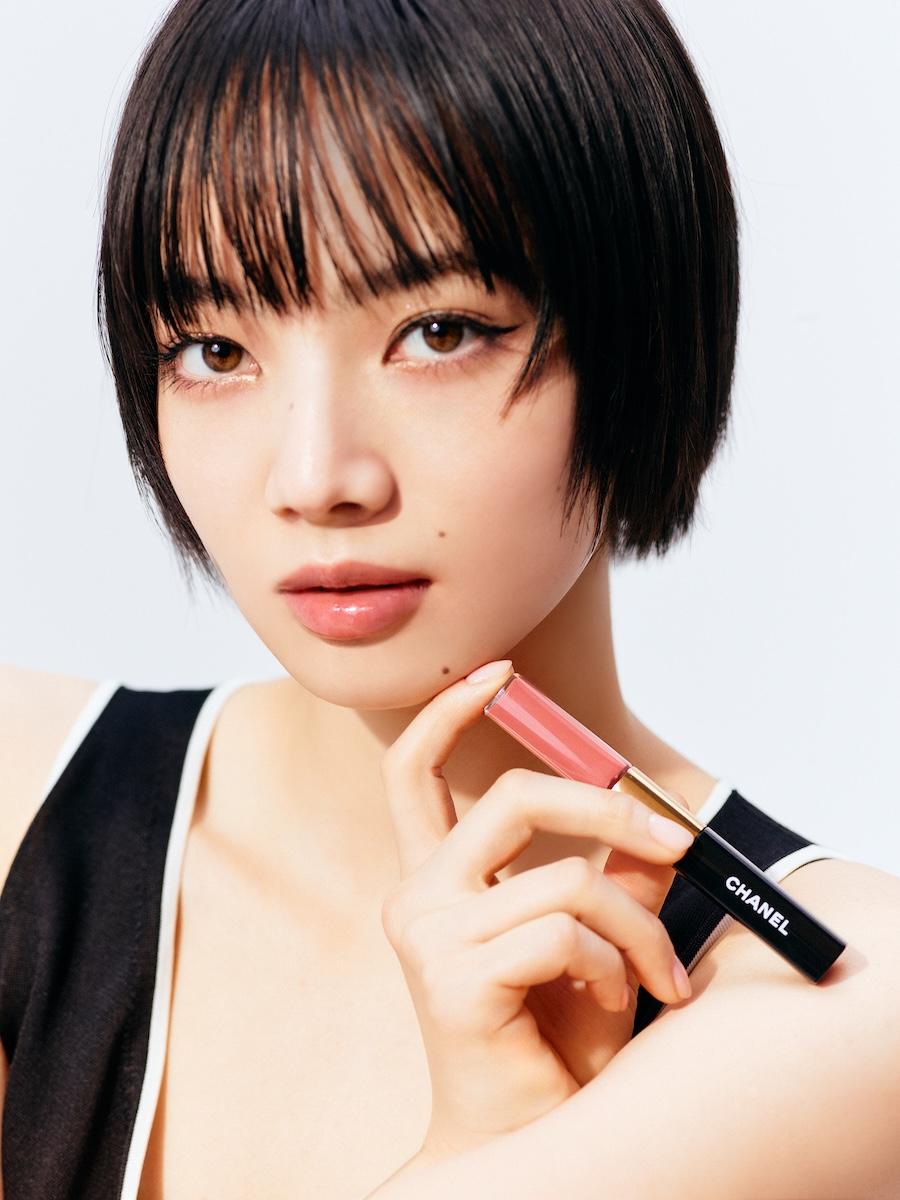 wwd_jp's tweet photo. 【話題記事】「シャネル」が小松菜奈を起用した新ビジュアルを公開　長時間色落ちを心配せずストレスフリーなリップ
https://t.co/7gvoYSIXiZ https://t.co/ybagOyFP5G
