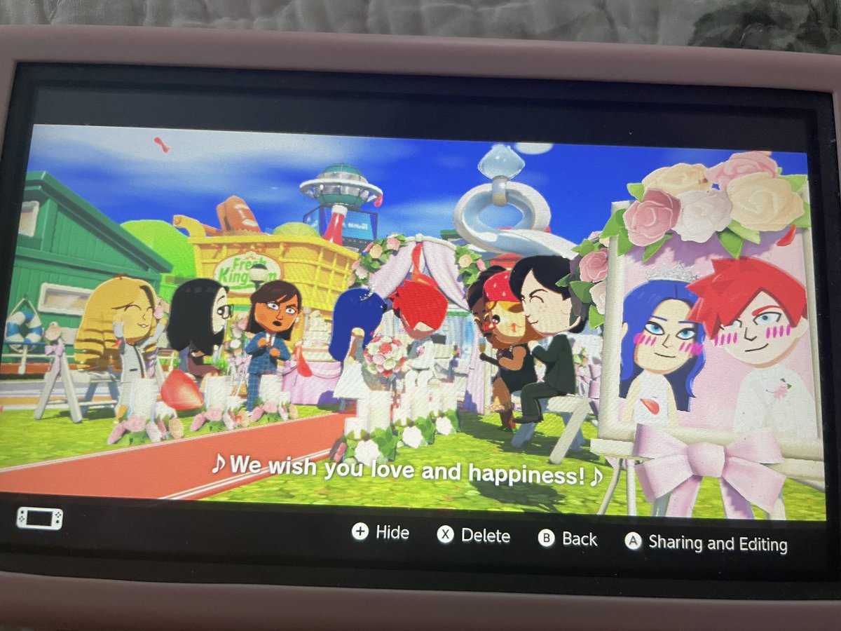 's tweet image. this vi #discourse is old anyway check out my caitvi miis wedding 😋😋😋