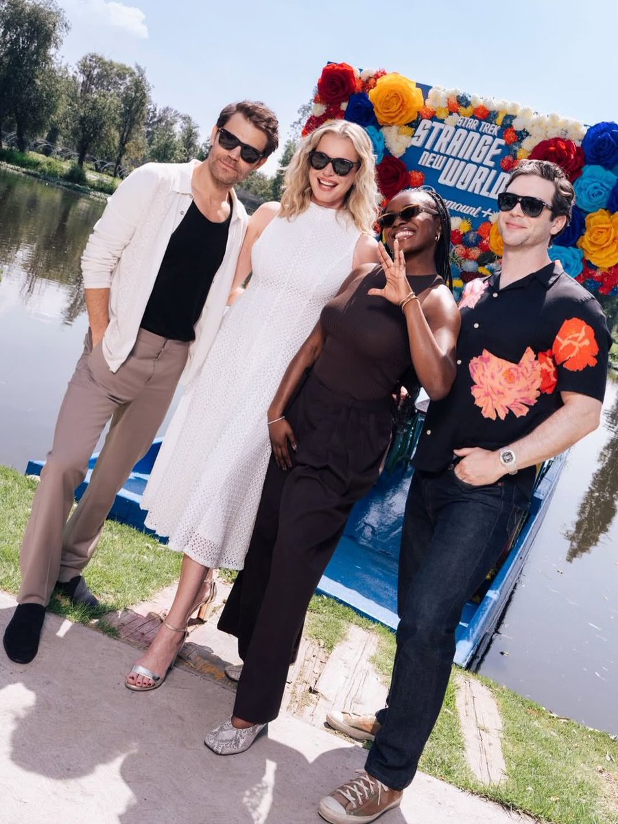 TheTrekCentral's tweet image. 🚨 SNW CREW IN MEXICO!

#StrangeNewWorlds’ Rebecca Romijn, Celia Rose Gooding, Paul Wesley &amp;amp; Ethan Peck are all in Mexico City for #CCXP!

Their panel is scheduled for today at 4.45pm local time (11.45pm GMT).

#StarTrek