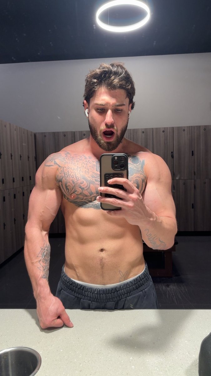 Romeobaca tweet media