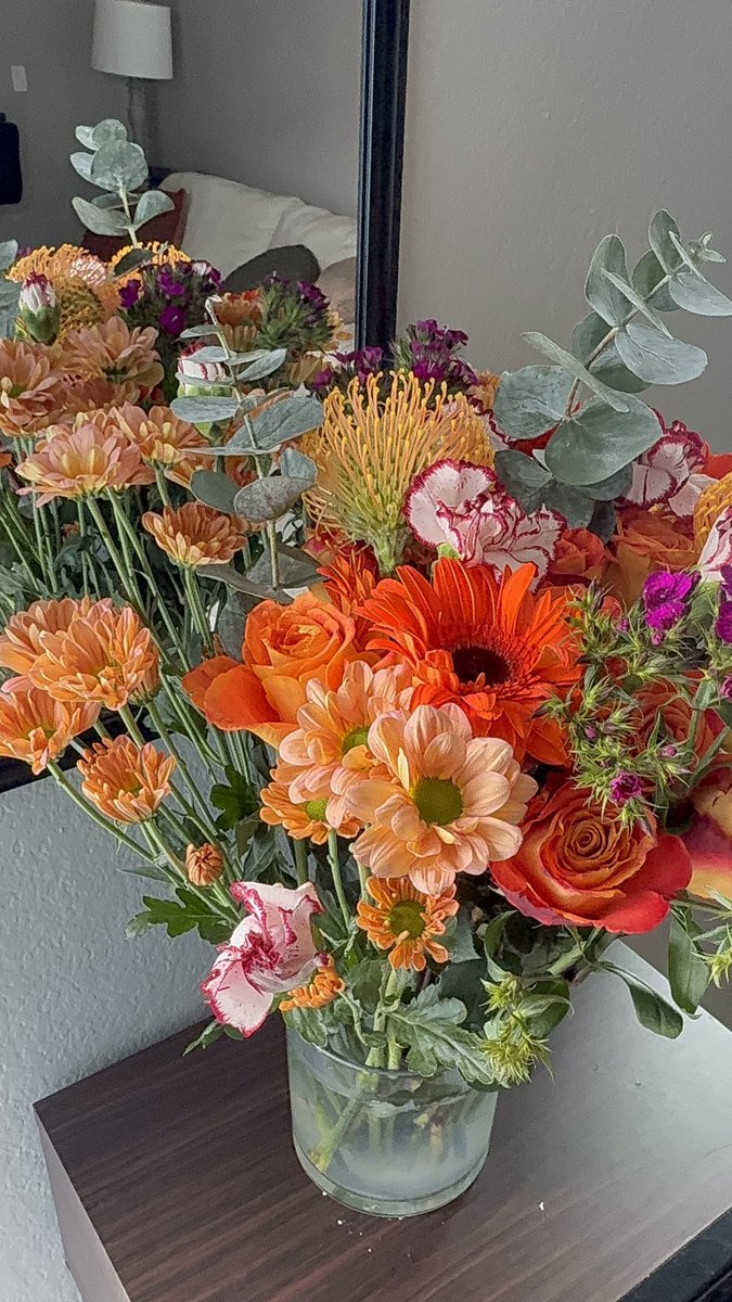 sunkisseddddd's tweet photo. Look at the bouquet my man made me . All the flowers came from Trader Joe’s ☺️ https://t.co/9oKOLD6lDe