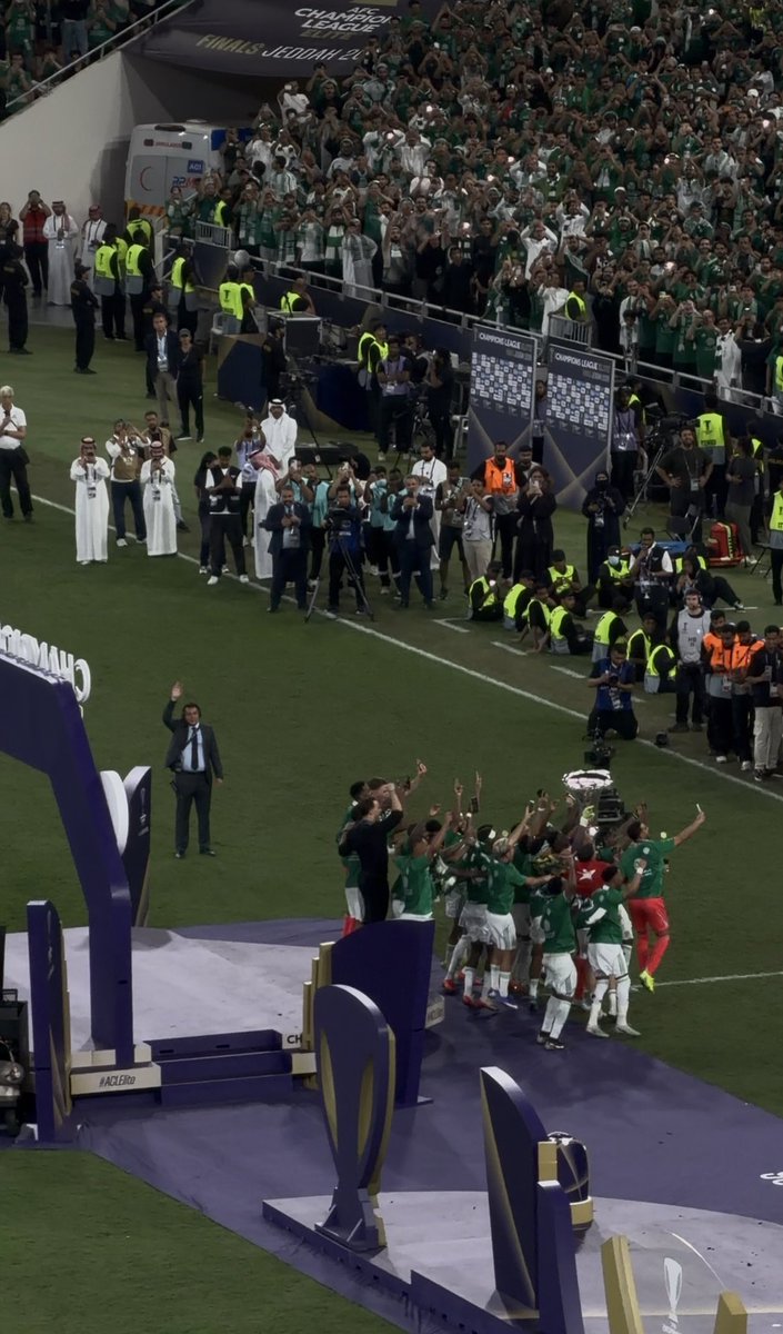 k8_ei1's tweet photo. 25 April 💚👑🏆 https://t.co/zHYaBC2t8l