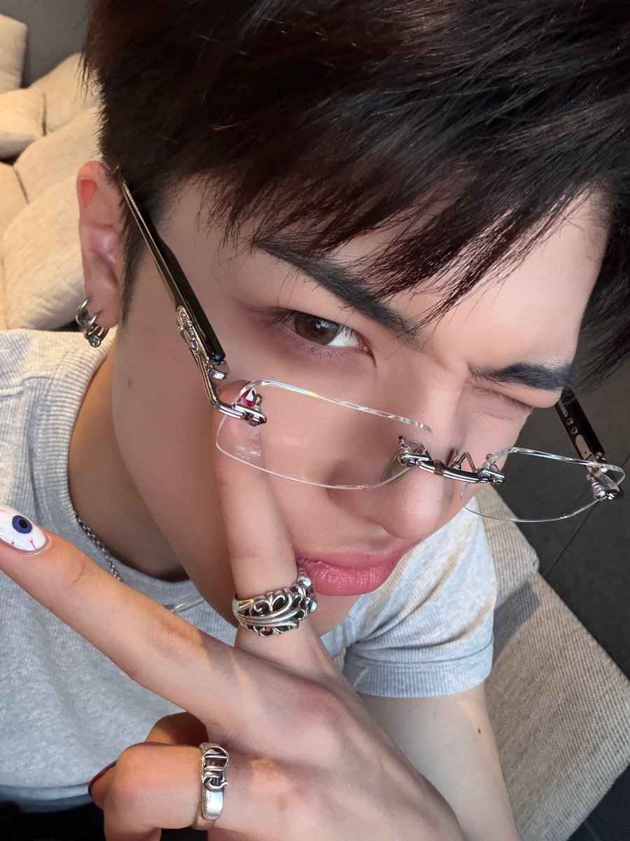 celine🍨 lsd tweet media