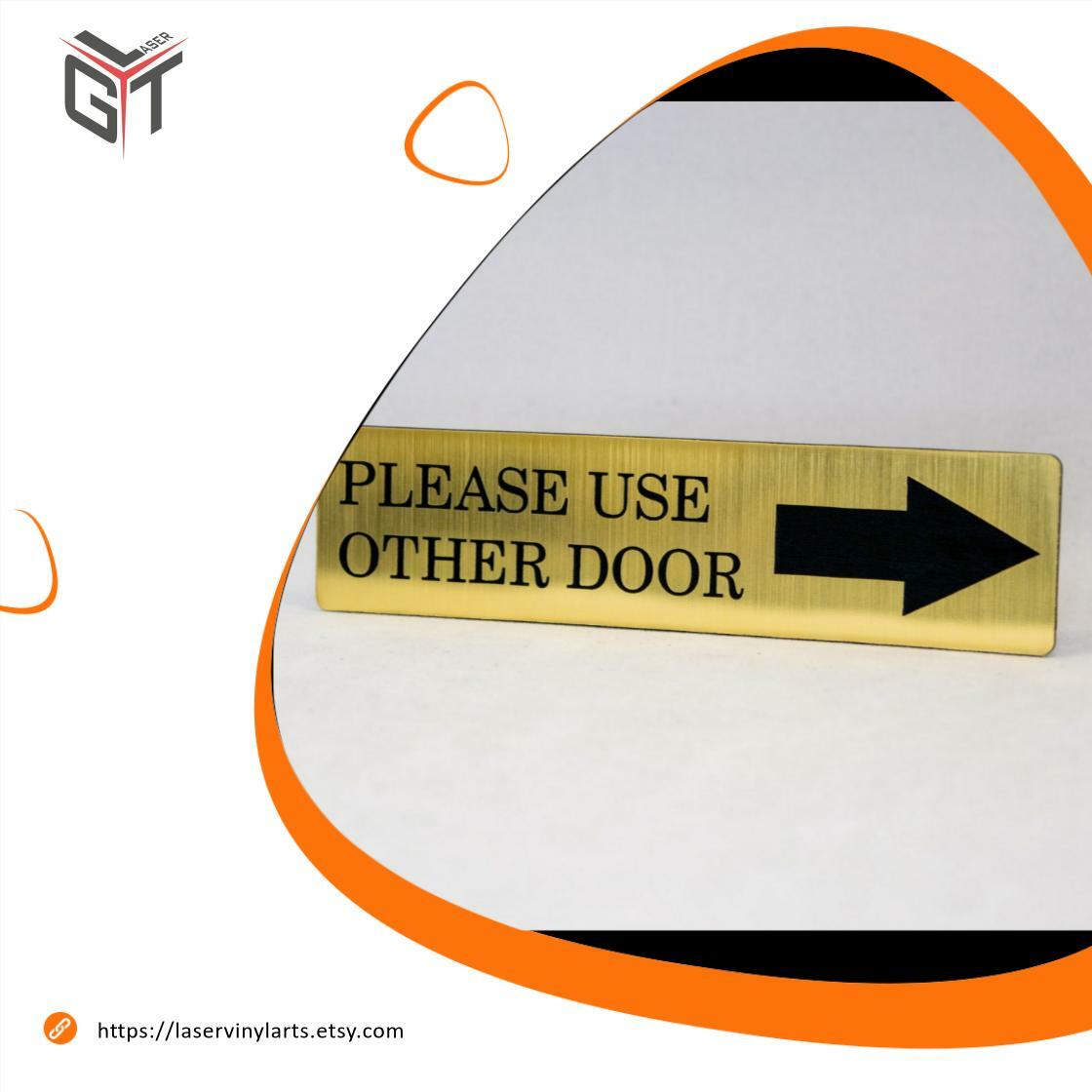 twapanian's tweet image. Direct your guests with style! Our Please Use Other Door engraved sign is perfect for homes, stores, or offices, just £8.51. Get yours today! #InteriorDesign #SignageSolutions

Shop Now etsy.com/listing/455751…