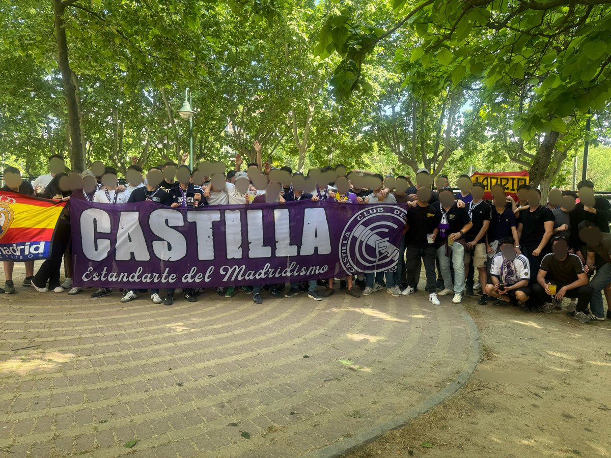 JJH_MDZ's tweet photo. Pese a al pasotismo del escudo en el primer equipo, los chavales nos hemos decidido desplazar a ver a nuestra cantera en tierras manchegas.

TALAVERA ON TOUR https://t.co/sWX54QYJph