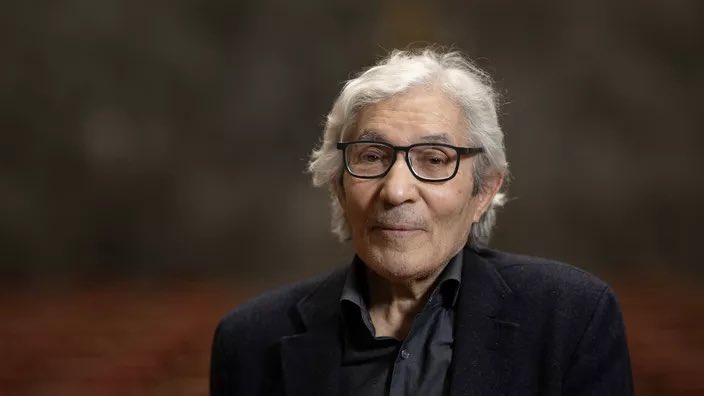 Delcroixx's tweet image. EXCLUSIF - «Les #Français sont adorables, mais il faut que je m’évade» : blessé par les insultes et inquiet de sa liberté, #BoualemSansal songe à quitter la #France lefigaro.fr/livres/les-fra… via @Figaro_Livres