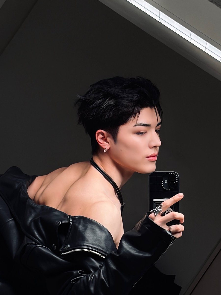 k0k0m0ny's tweet image. I need to do more abdominal exercises🕊

「#lunéselcaday #lsd #MAKI #andTEAM #luné #マキ #エンテイーム @andTEAM_members」