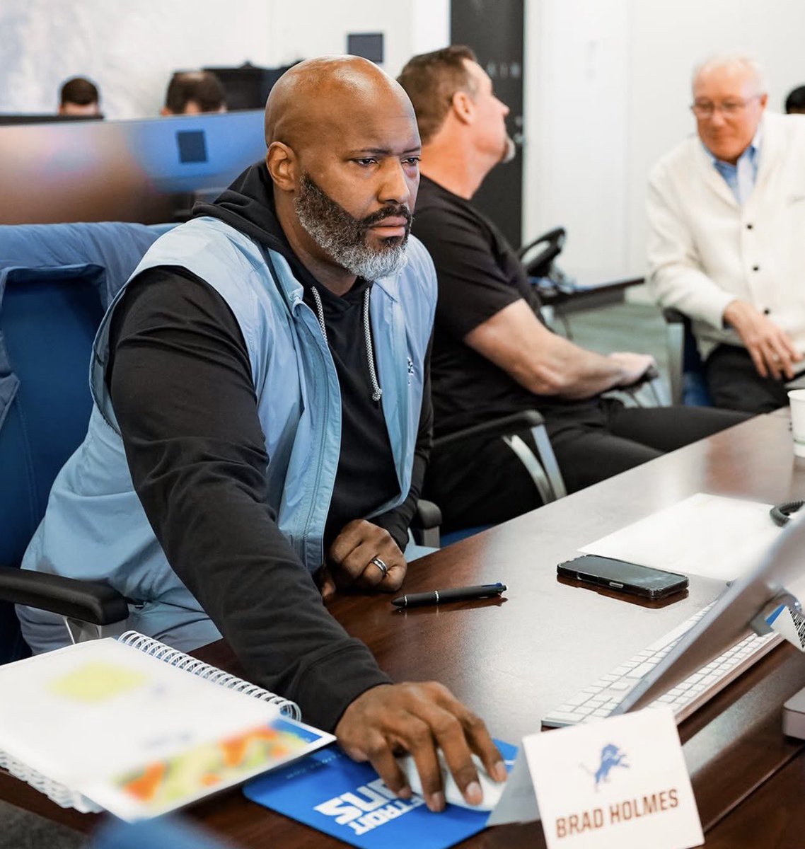 𝔗𝔥𝔢 𝔇𝔢𝔱𝔯𝔬𝔦𝔱 𝔗𝔦𝔪𝔢𝔰 📰 tweet media