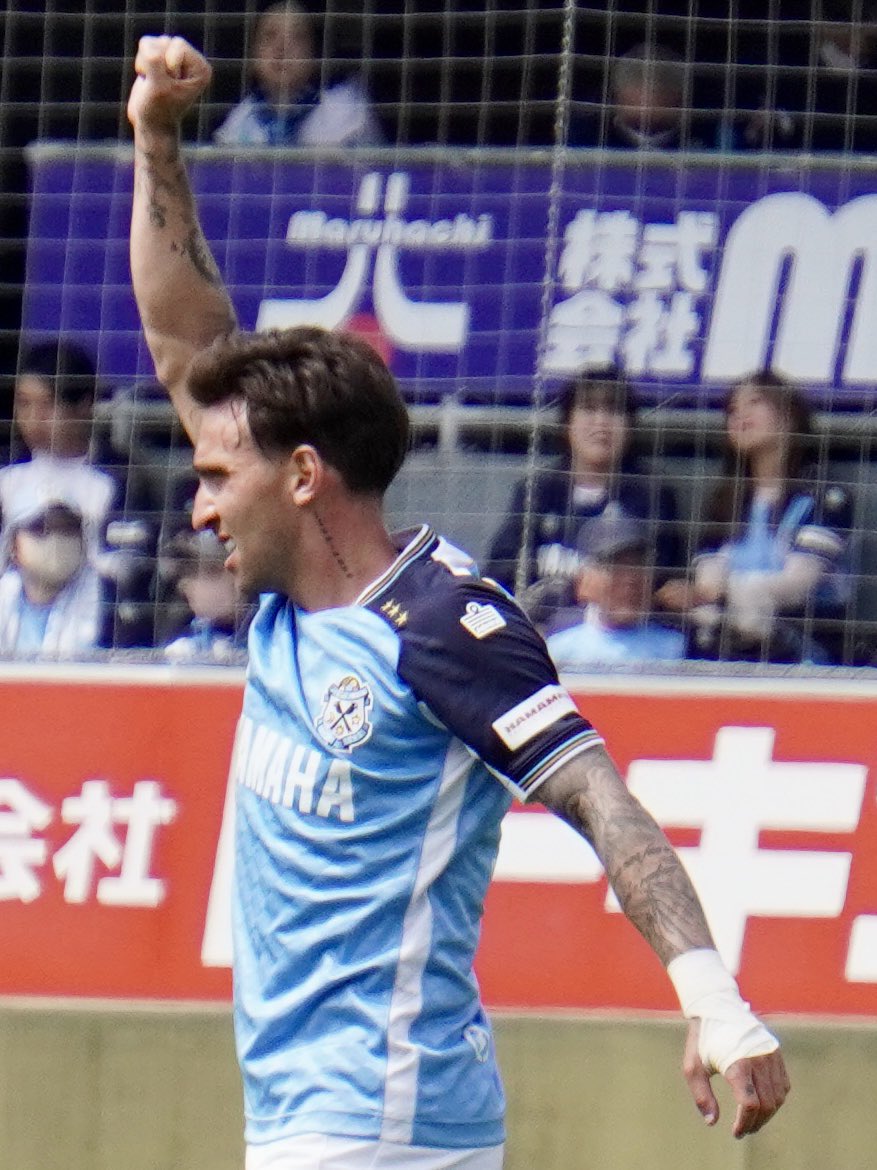 y1u7k8a5r0i4_'s tweet image. 得点決めて🥅
ガッツポーズのグスタボ💪🏻
そりゃMOM✨当然だけども…

私的には植村くんの懸命な走り💨に
MOMあげたかったな🥺

2026.04.25
VS #FC岐阜

#jubilo
#ジュビロ磐田
#グスタボシルバ
#植村洋人