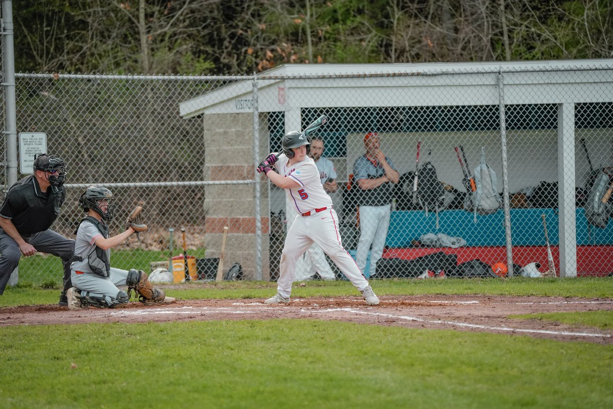 coachbiehler's tweet photo. JV Baseball held on for a 10-8 win vs Coxsackie-Athens. Zack Manning had 2 hits, 2 runs and an RBI. Ryan Dillenbeck was 2-2 and scored twice. Tim O’Brien had 2 hits and scored a run. Jack McCarthy had 2 hits including a big 2-out RBI. @MH_Athletics @Maphillbaseball @SchodackCSD https://t.co/EH4JhVyxqm