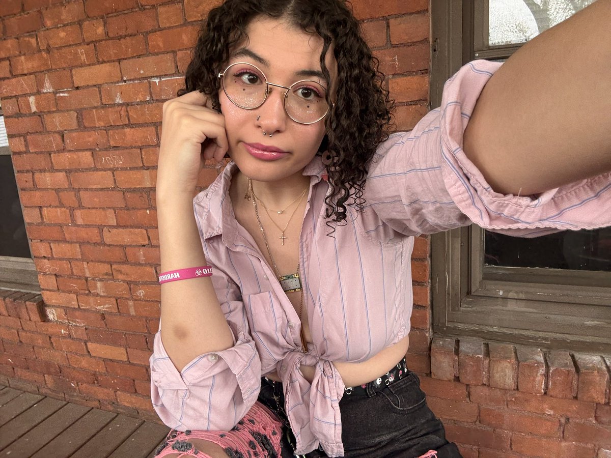 fleur tweet media
