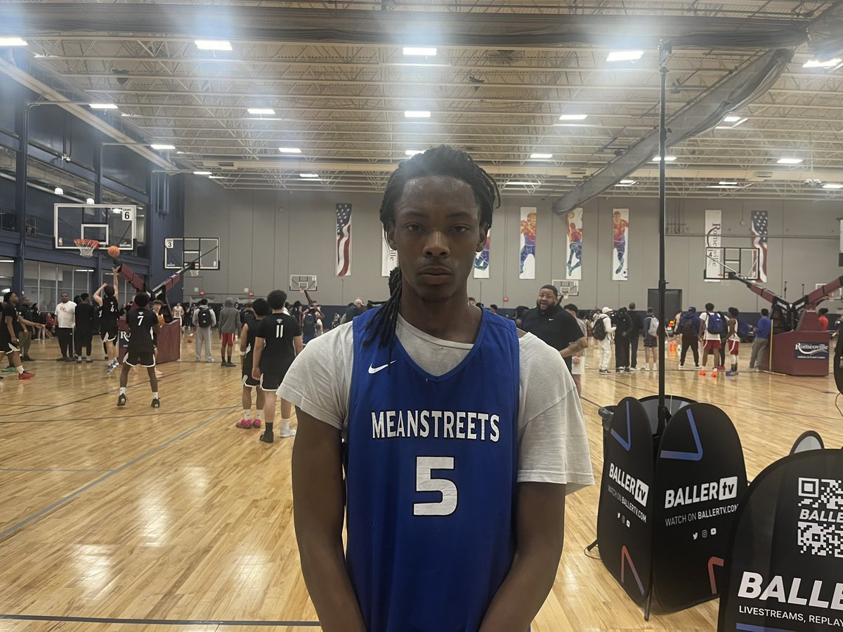 Gilbert_Hoops's tweet photo. Two of the better performances I have seen this weekend came in the same game 2026 Anyvion Grady (Little Village) goes for 29 and gets the win. While 2027 Brady Harris (Francis Parker) goes for 37. The 5-10 guard had everything working for Chicago Cannons 

#PHWindyCityWar https://t.co/5UwBq75BXw