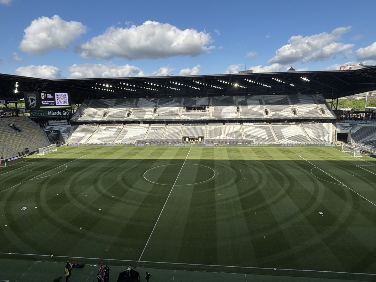 The 2024 Grounds Crew of the Year have outdone themselves again.

A magnificent cut <a href="/CrewGroundsCrew/">Crew Grounds Crew</a> !

#Crew96 🆚 #Doop 
7p <a href="/iHeartRadio/">iHeartRadio</a>