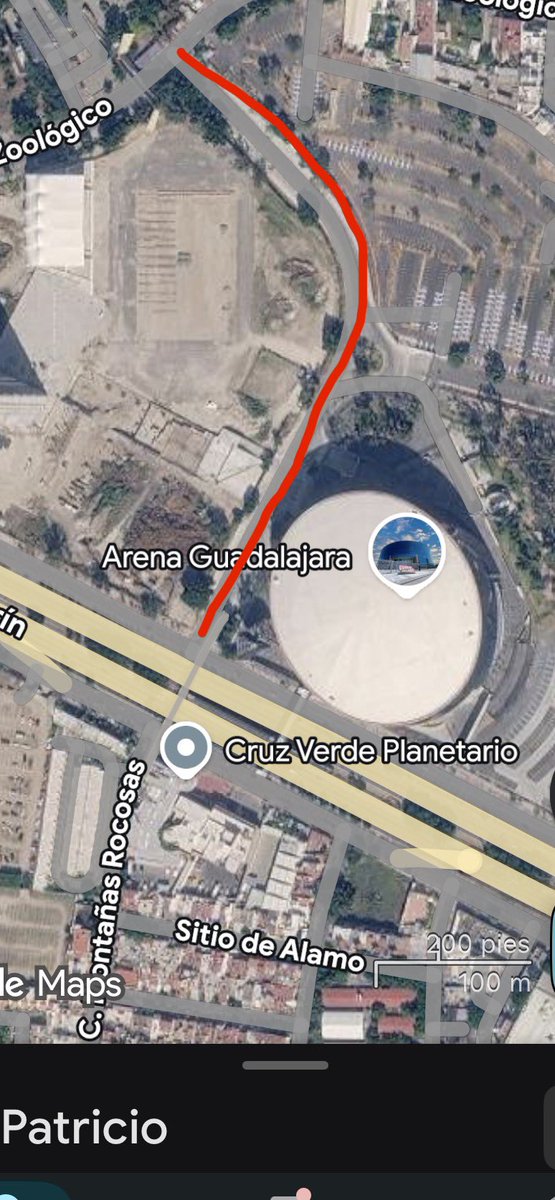 Alexmirandelo's tweet photo. @JaliscoVial @JaliscoRojo_ @GuadalajaraGob @GobiernoJalisco @zona3noticias @TelevisaGDL @TVAztecaJalisco la calle anexa a la @ArenaGdlMx totalmente cerrada a tránsito general por qué la tienen para su uso particular, más tráfico del zoológico lograron un caos https://t.co/ldml9cb9i3