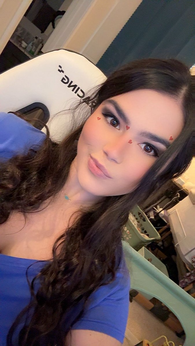 Streaming Twitch.tv/maddymaeson