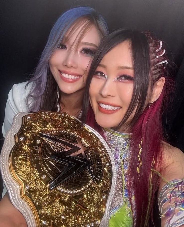 YoungOGMadness's tweet photo. @Iyo_SkyWWE @KAIRI_official Sky Pirates forever💙 https://t.co/eWhH4tQ4oX