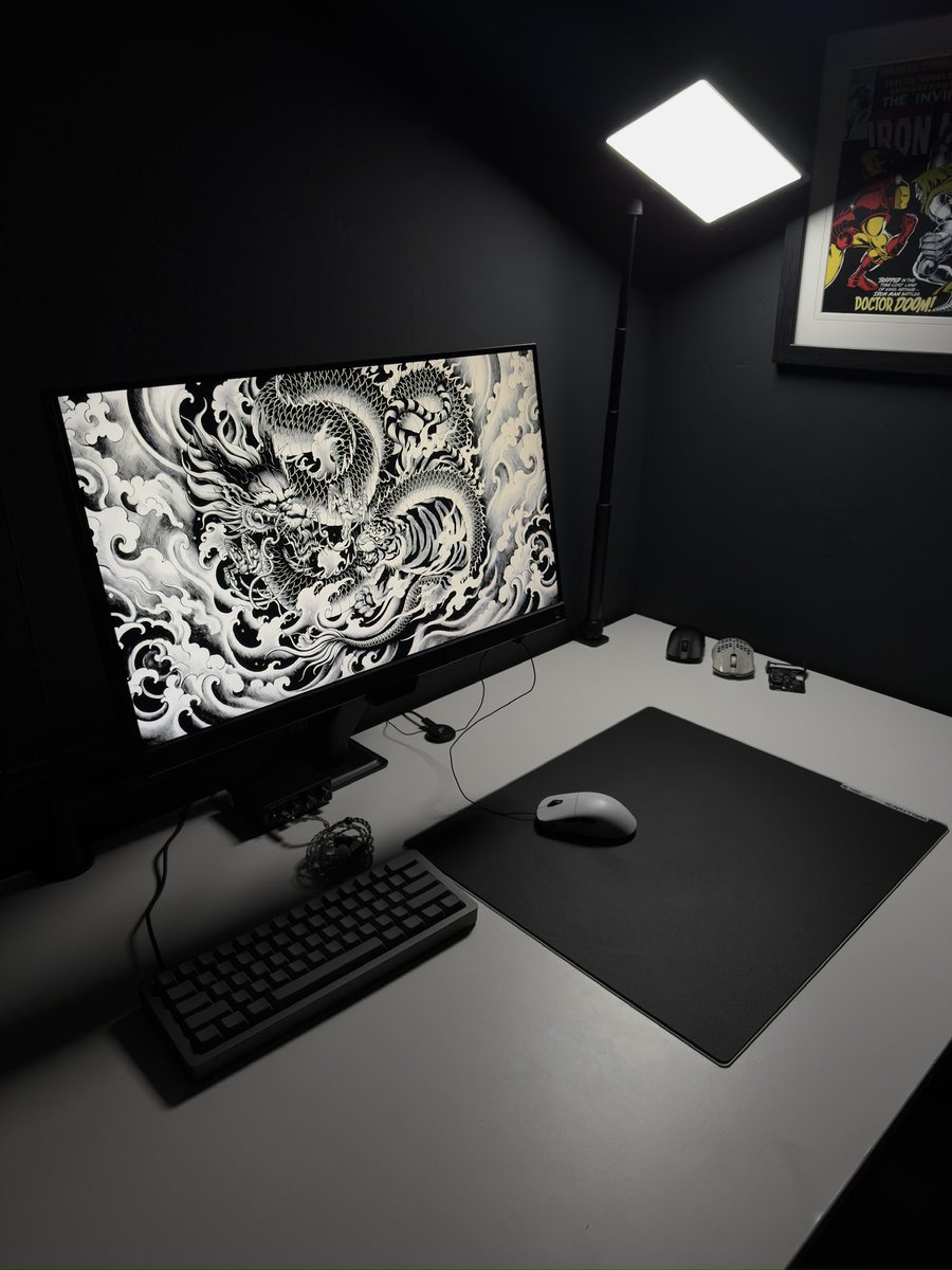 Thankfully made it to another weekend, I hope yours is going great! I really love the Prosperities design by <a href="/Padsmiths/">Padsmith</a> so you know I had to get that wallpaper, shoutout <a href="/vampalyxx/">alyxx</a> 😁
#desksetup