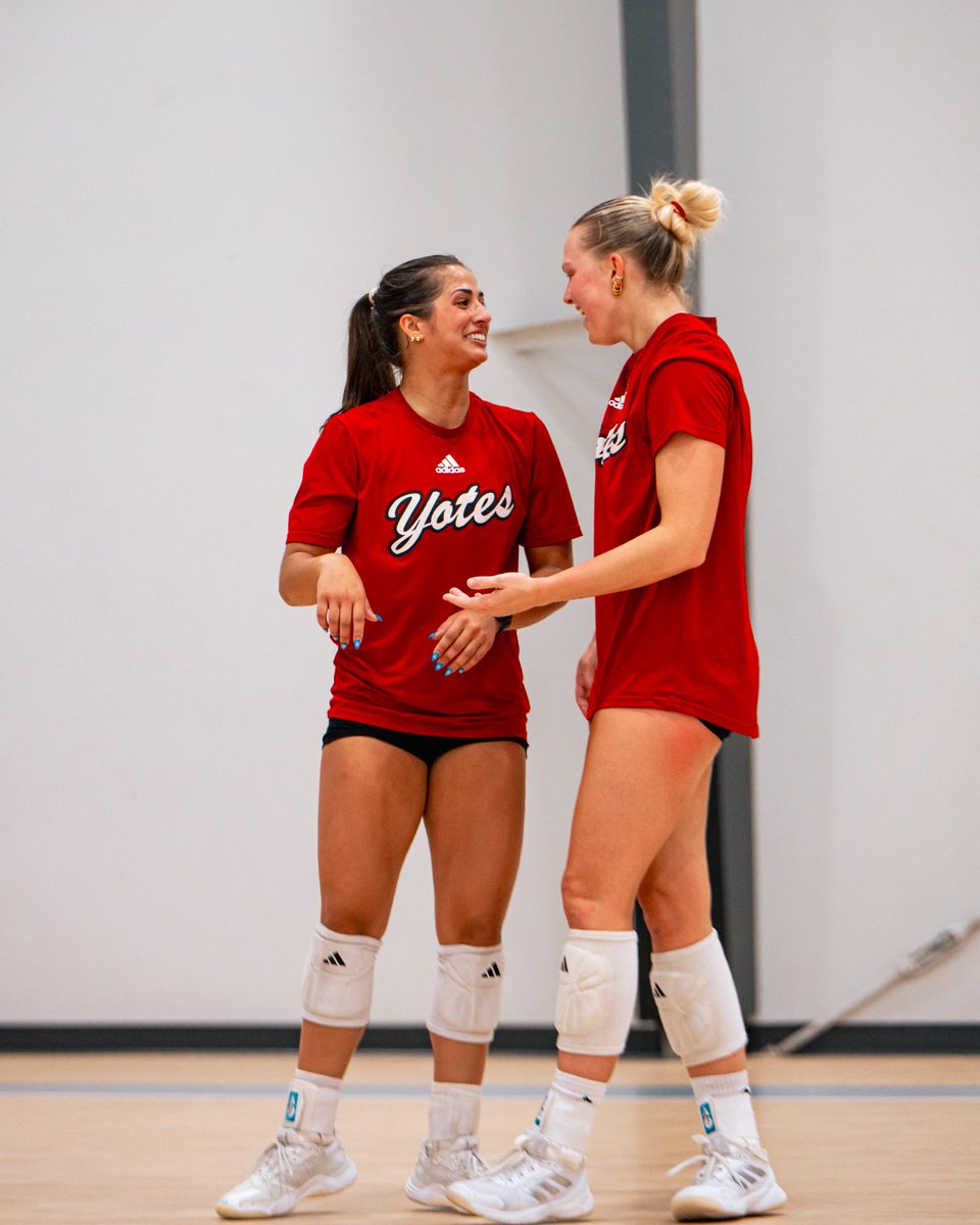 South Dakota Volleyball tweet media