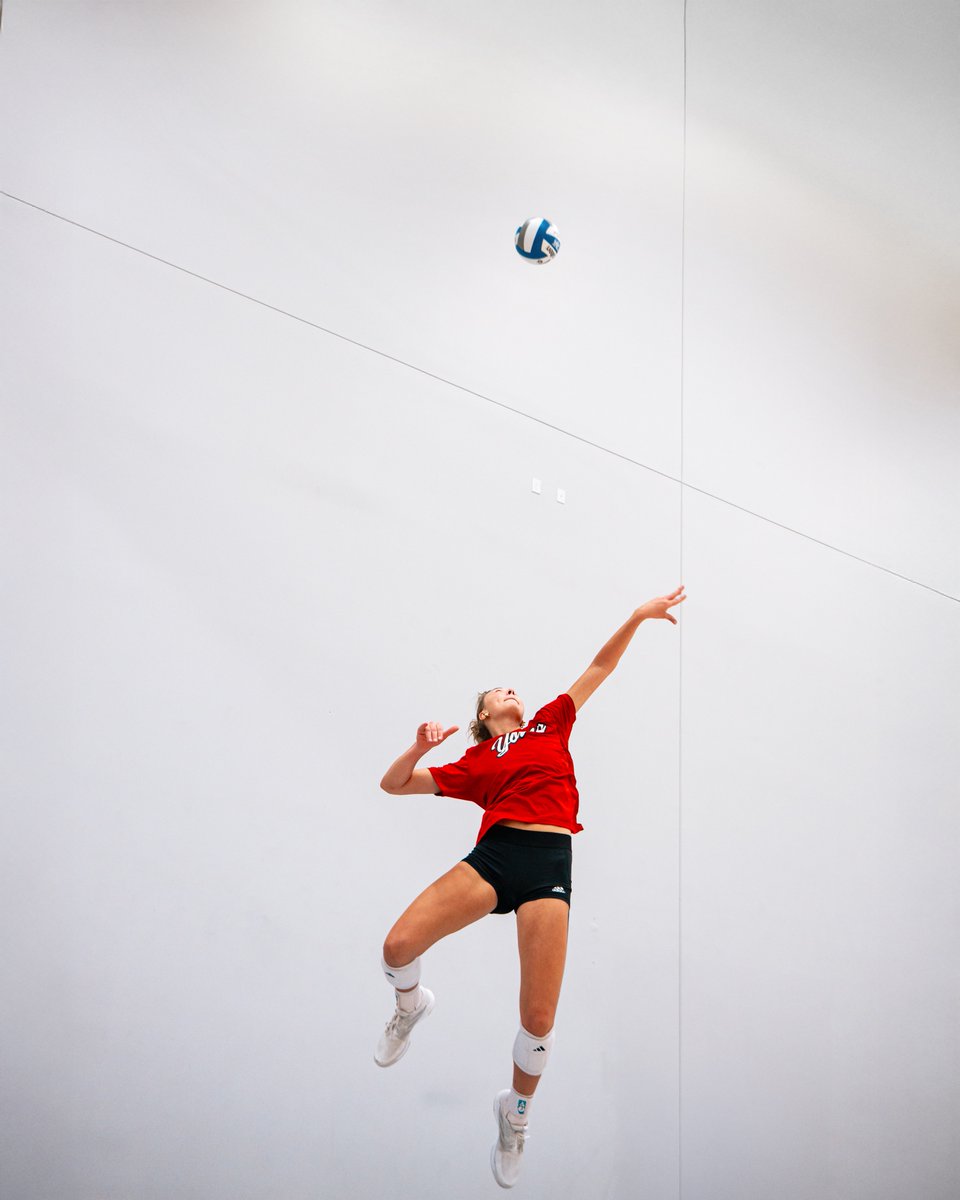 South Dakota Volleyball tweet media