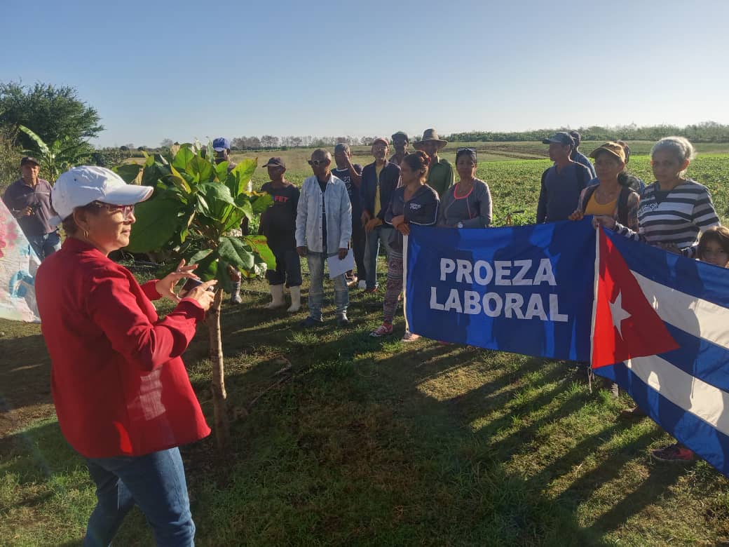 ManifiestoIpa's tweet photo. Hoy nuestro Instituto 
 Politécnico Agropecuario recuerda con orgullo la visita del Primer Secretario del PCC y Presidente de la República Miguel Diaz Canel Bermúdez que marcó un momento especial en nuestra historia este 25 de Abril. #YoSigoAMíPresidente https://t.co/HeQ5kGP6fk