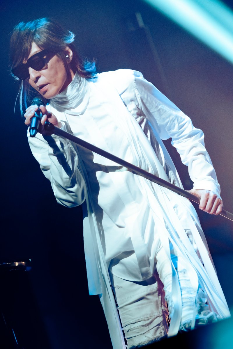 tmnetwork_2014's tweet image. ━━━━━━━━━━━━━･･･
TM NETWORKはTMNETWORKへ
━━━━━━━━━━━━━･･･

量子もつれをテーマとした「TM NETWORK TOUR 2026 QUANTUM」横浜アリーナ公演が終了、追加公演・有明アリーナが5月1日・2日に開催✨

#TMNETWORK
#FANKS
#PhotoBy田中聖太郎