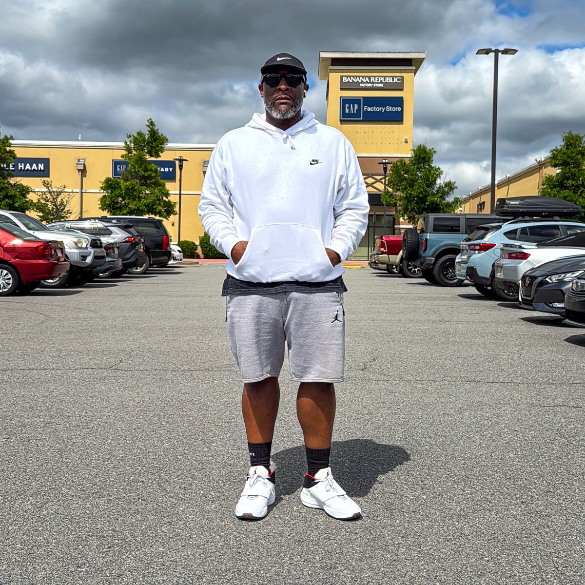 Mr_Miller1's tweet image. Checkmate… Your move..

It’s too nice outside to NOT UNDS something new, so I’m gonna set these right here for ya… Enjoy!!

#MillerApproved 

#airjordan #ootd #jordans #nike #jumpman23