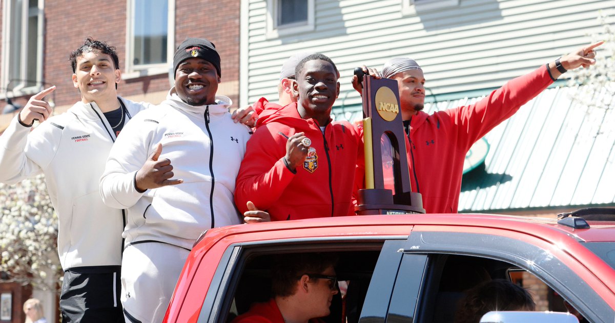 FerrisFootball's tweet photo. 📸 It was yet another great day to be a Bulldog. Our community came together to celebrate the 2025 @NCAADII National Champions with a parade through downtown Big Rapids.

The parade was presented by Explore Big Rapids. https://t.co/tIepl5itGg