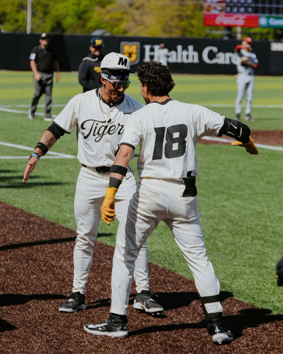 NCAA Baseball tweet media