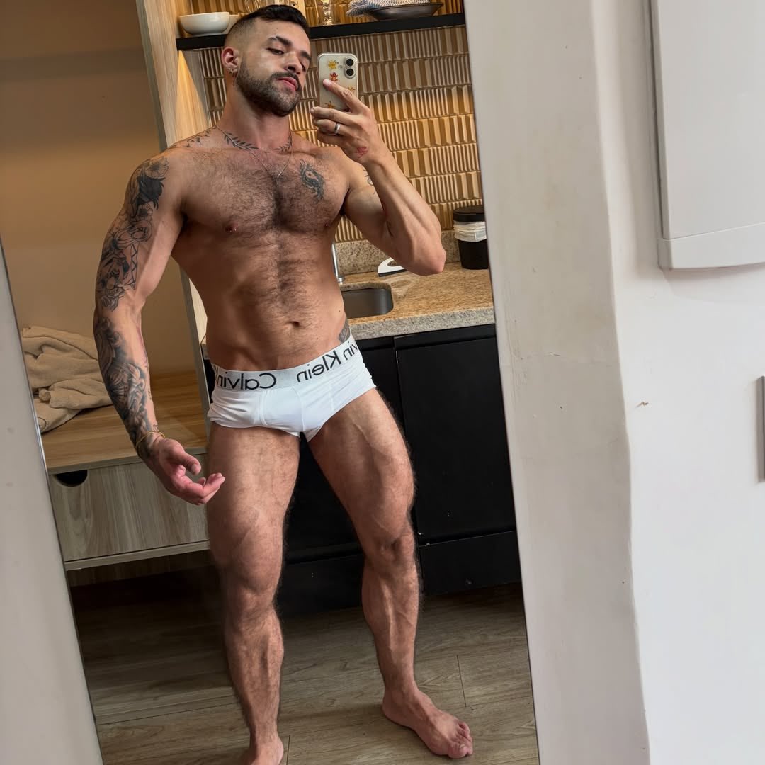 MASTERlucas67's tweet image. Hey It’s weekend fags, all this muscle won’t worship itself, why don’t you send a dm and start draining your wallet all on this muscles.
#findom #cashmasters #muscle #Gaymuscle #paypig