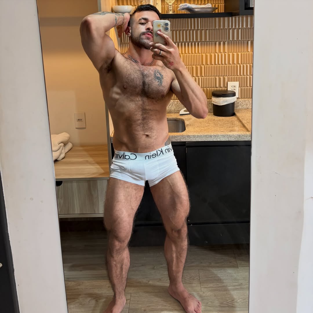 MASTERlucas67's tweet image. Hey It’s weekend fags, all this muscle won’t worship itself, why don’t you send a dm and start draining your wallet all on this muscles.
#findom #cashmasters #muscle #Gaymuscle #paypig