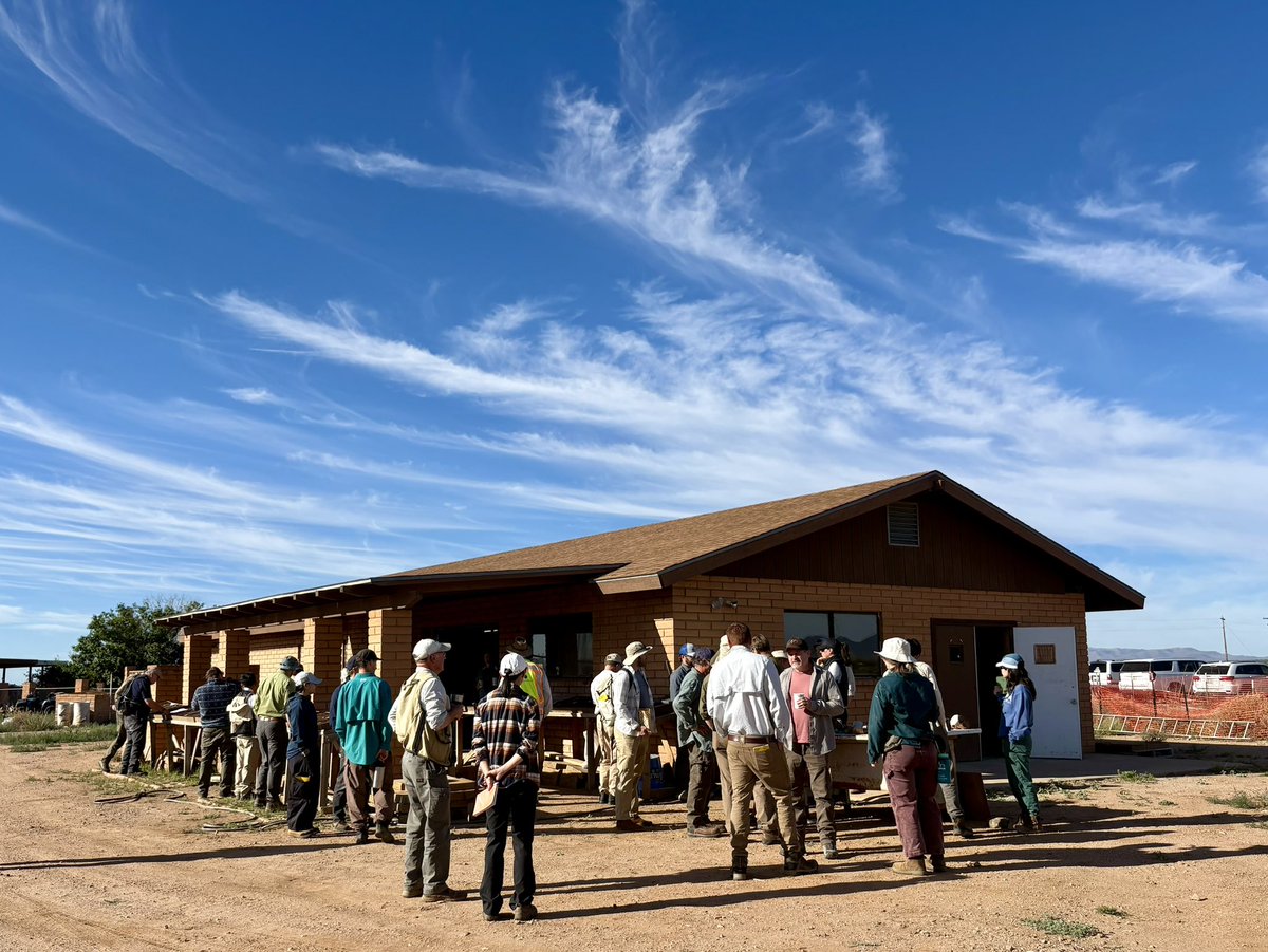 IntrepidMetals's tweet image. Great to host the Arizona Geological Society at our Corral #Copper project this weekend. 

Walking through core and outcrops on site really brings the story together — from high-grade CRD mineralization to the broader porphyry system we’re working to define. 

Corral is shaping