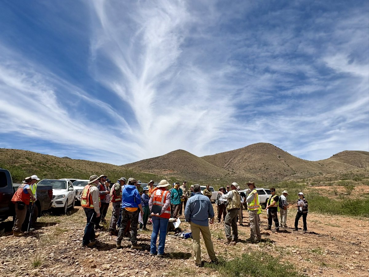 IntrepidMetals's tweet image. Great to host the Arizona Geological Society at our Corral #Copper project this weekend. 

Walking through core and outcrops on site really brings the story together — from high-grade CRD mineralization to the broader porphyry system we’re working to define. 

Corral is shaping