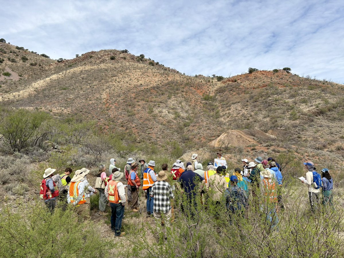 IntrepidMetals's tweet image. Great to host the Arizona Geological Society at our Corral #Copper project this weekend. 

Walking through core and outcrops on site really brings the story together — from high-grade CRD mineralization to the broader porphyry system we’re working to define. 

Corral is shaping