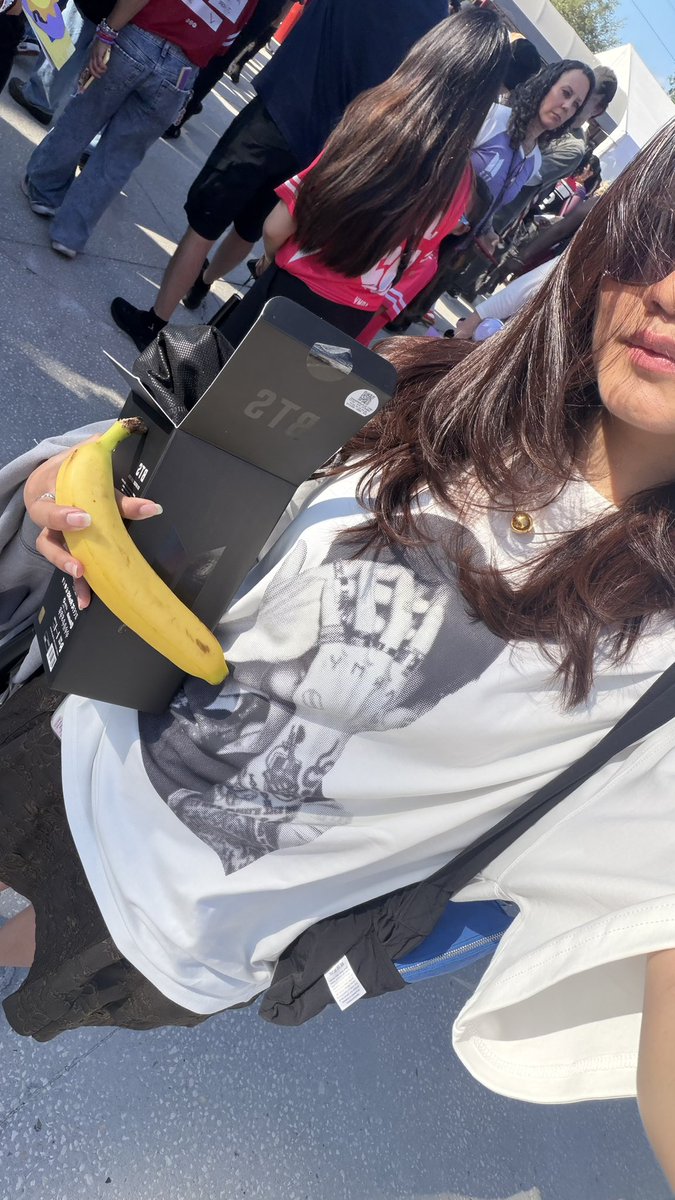 el⋆.˚ tweet media