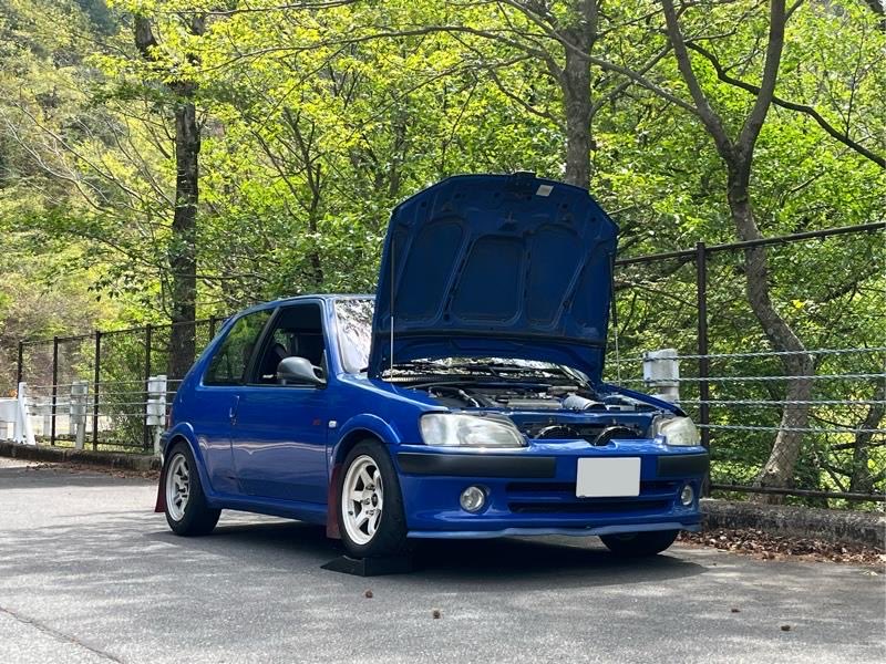 c10chito's tweet photo. やっぱり全開にしたら、クラッチ切れない😅
応急処置で復活。
新緑に青が映える😆
右前上げるおまじない。 https://t.co/Rhf9tcXpwN