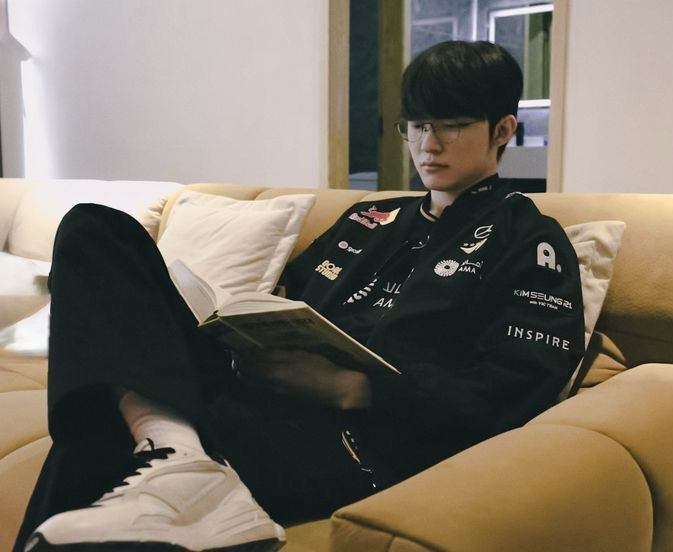 Yoυᥒɡ-Jᥲᥱ tweet media