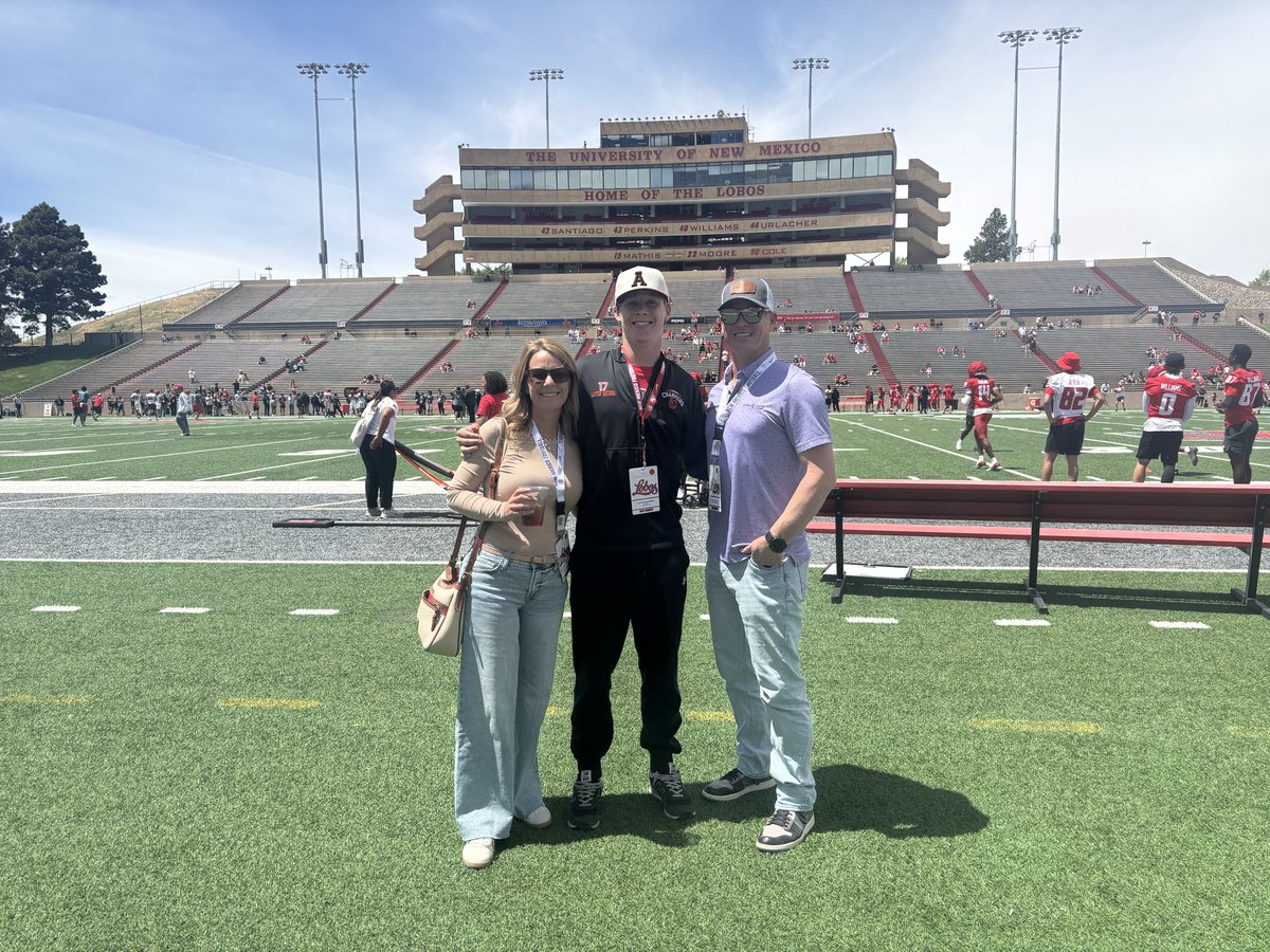 LaytonWhitmire's tweet photo. I had a great time at UNM today. I got to learn about the program and the culture. Thank you for inviting me.
@CoachErikLink @Coach_Eck @CoachMartin8 @ArtesiaF32 @jeremy_maupin https://t.co/YXn27nGnAw