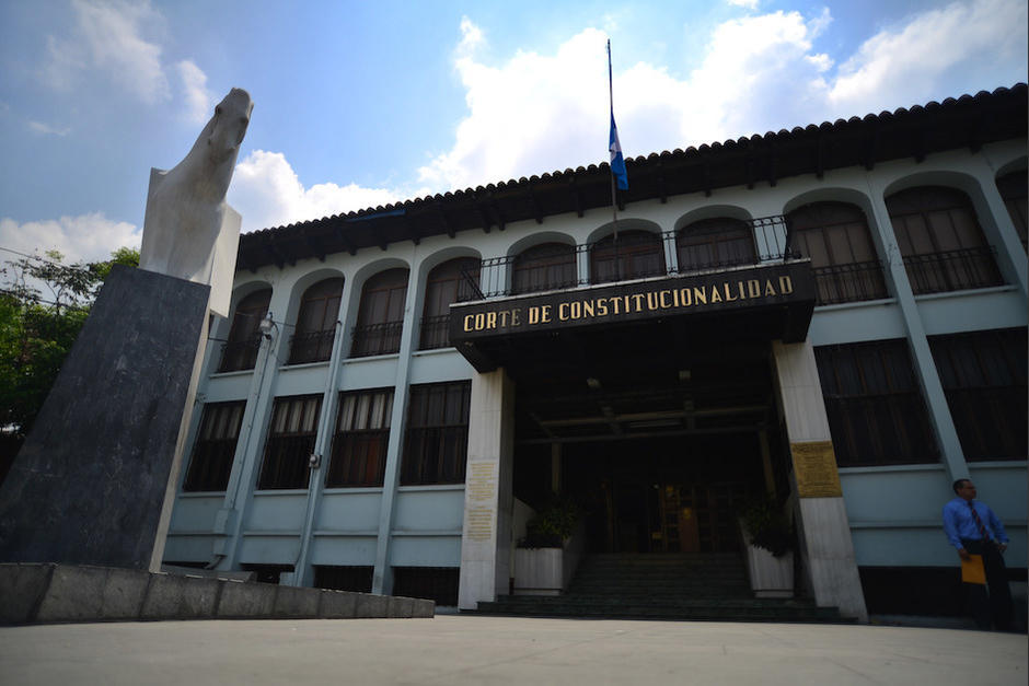 soy_502's tweet image. 📌CC declara sin lugar recurso de aclaración por proceso de Fiscal General

La Corte de Constitucionalidad declaró sin lugar un recurso de aclaración que pretendía en primera instancia suspender la recalificación de expedientes.

soy502.com/articulo/cc-de…