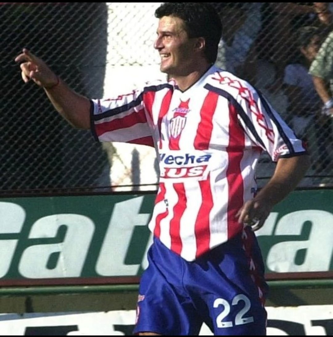 Every day a random player from Unión de Santa Fe tweet media