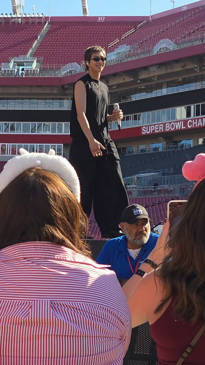 Amberlash's tweet photo. Some soundcheck pictures! I will post videos later! They were so close! It was so fun!๐๐
#arirangvip #btsvip
#๋ฐฉํ์๋
๋จ #BTS #BTS_WORLDTOUR_ARIRANG
#BTS_WORLDTOUR_ARIRANG_NA
#BTS_WORLDTOUR_ARIRANG_TAMPA https://t.co/chnpLM0pLu