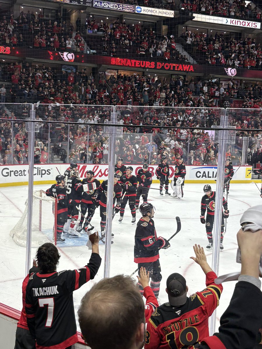 pintosens's tweet photo. I know we got swept.. but I’m proud of this team and all the adversity and obstacles they had to go through this season. 25 best friends ❤️😭 https://t.co/eJvpf3gPRJ