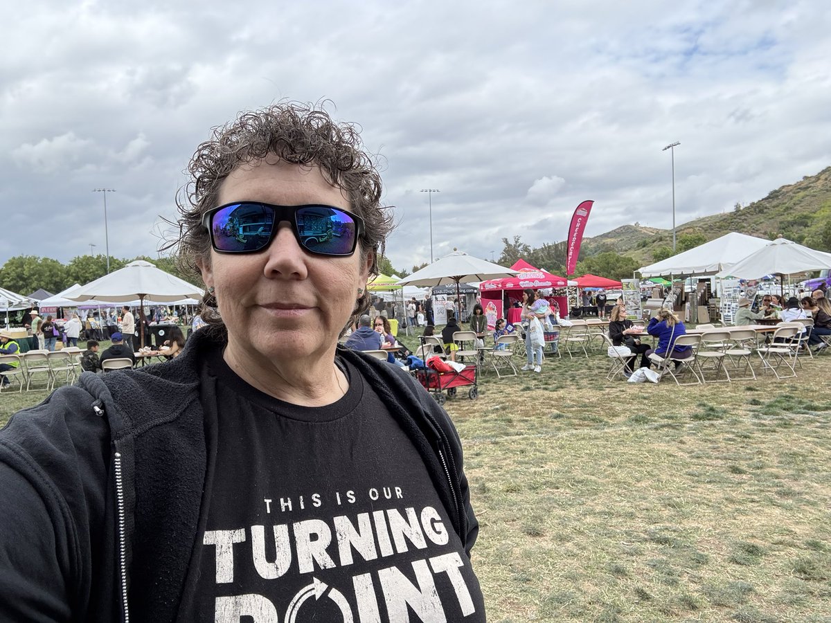 grumpybbee's tweet photo. Out at the local home and garden expo supporting the local @CAGOP candidate #khts #homeandgardenshow Jason Gibbs https://t.co/nlD5SIK4he