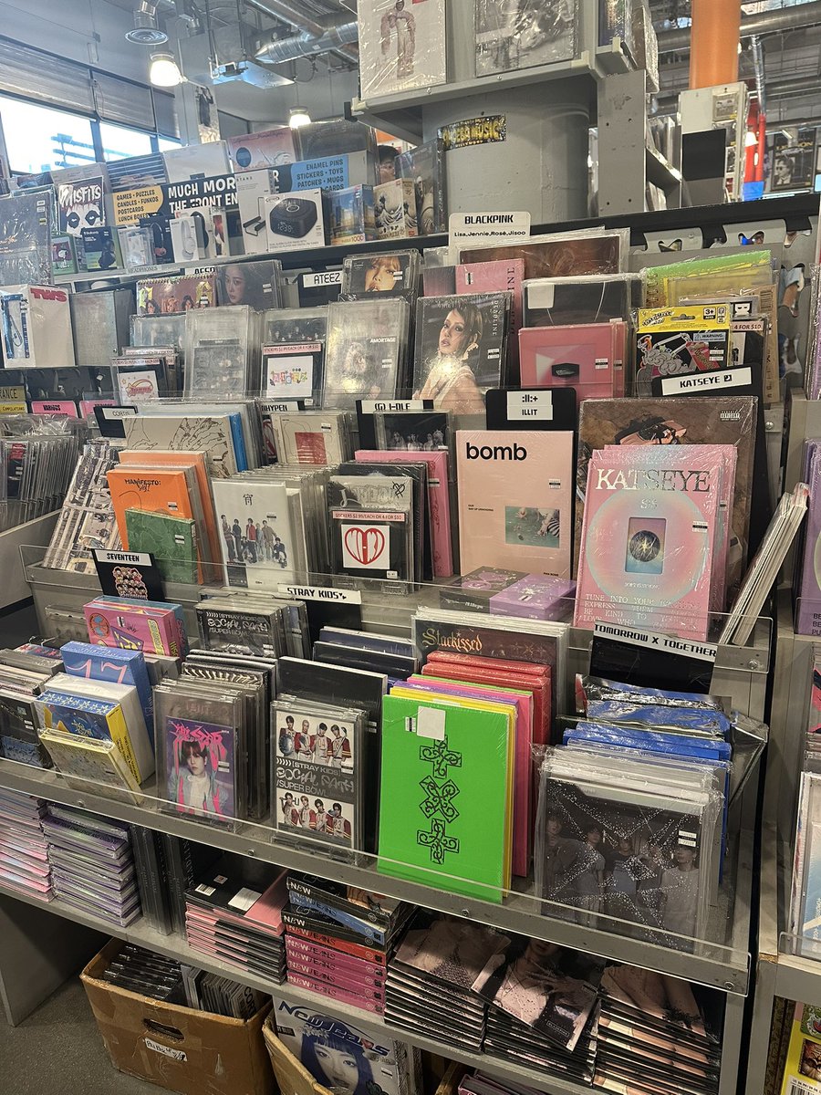 there’s no way there’s a stray kids section before an NCT section at amoeba records someone has to die