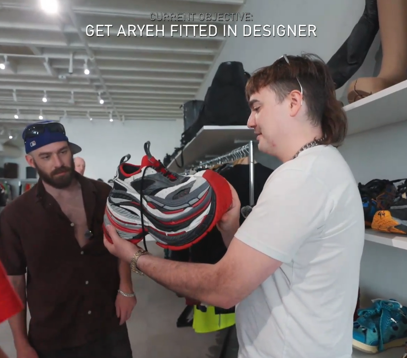 TheLichBoi's tweet photo. Tune into stream and I see Jet contemplating the man he could be...
#Fishtanklive #MaybeSomeday https://t.co/HxipMjp9JB