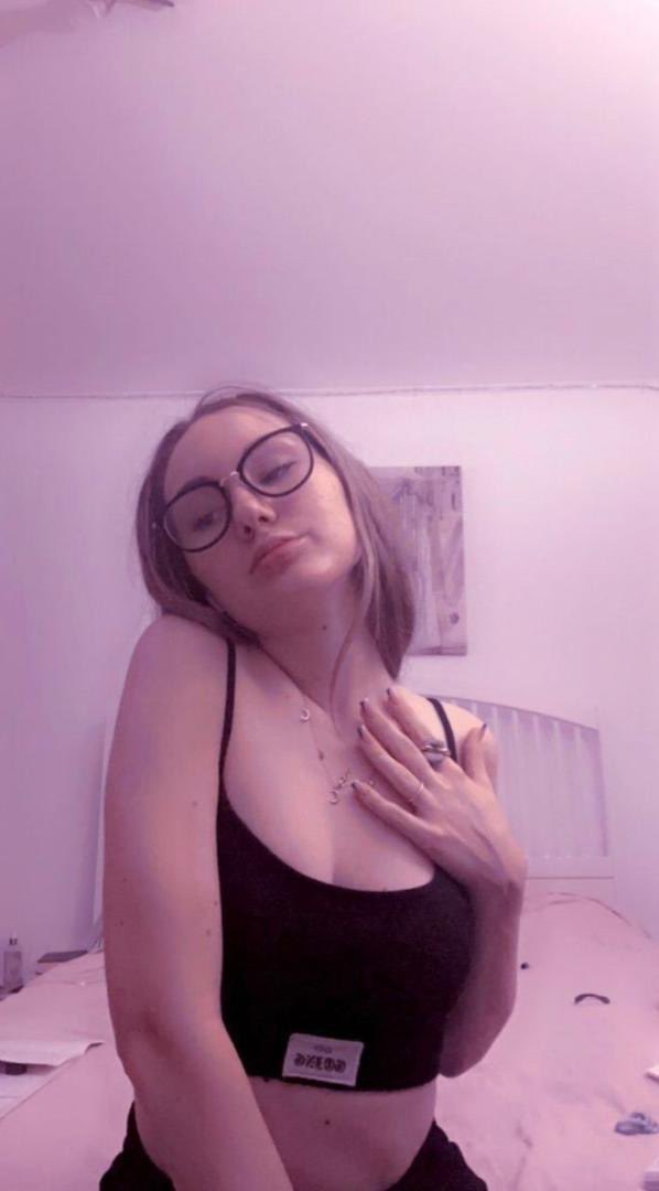 IVUKItnwt's tweet photo. I love being flexing.🌹💋❤️ https://t.co/UScHJmZDk1