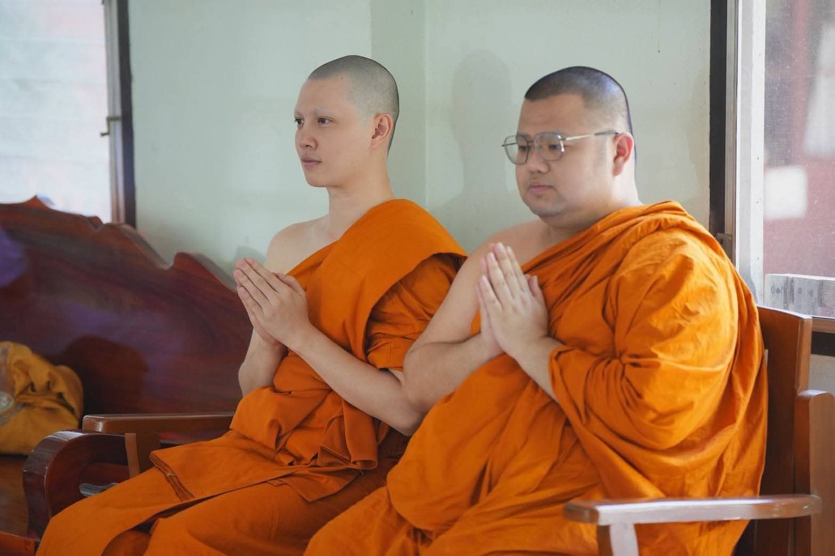 🙏"Hoa sen nở trong lòng."

<a href="/Benzalert_np/">BENZALERT 🙏🏻</a>
Benz Atthanin #BENZALERT
#แบตเตอรี่ของอเลิ๊ต