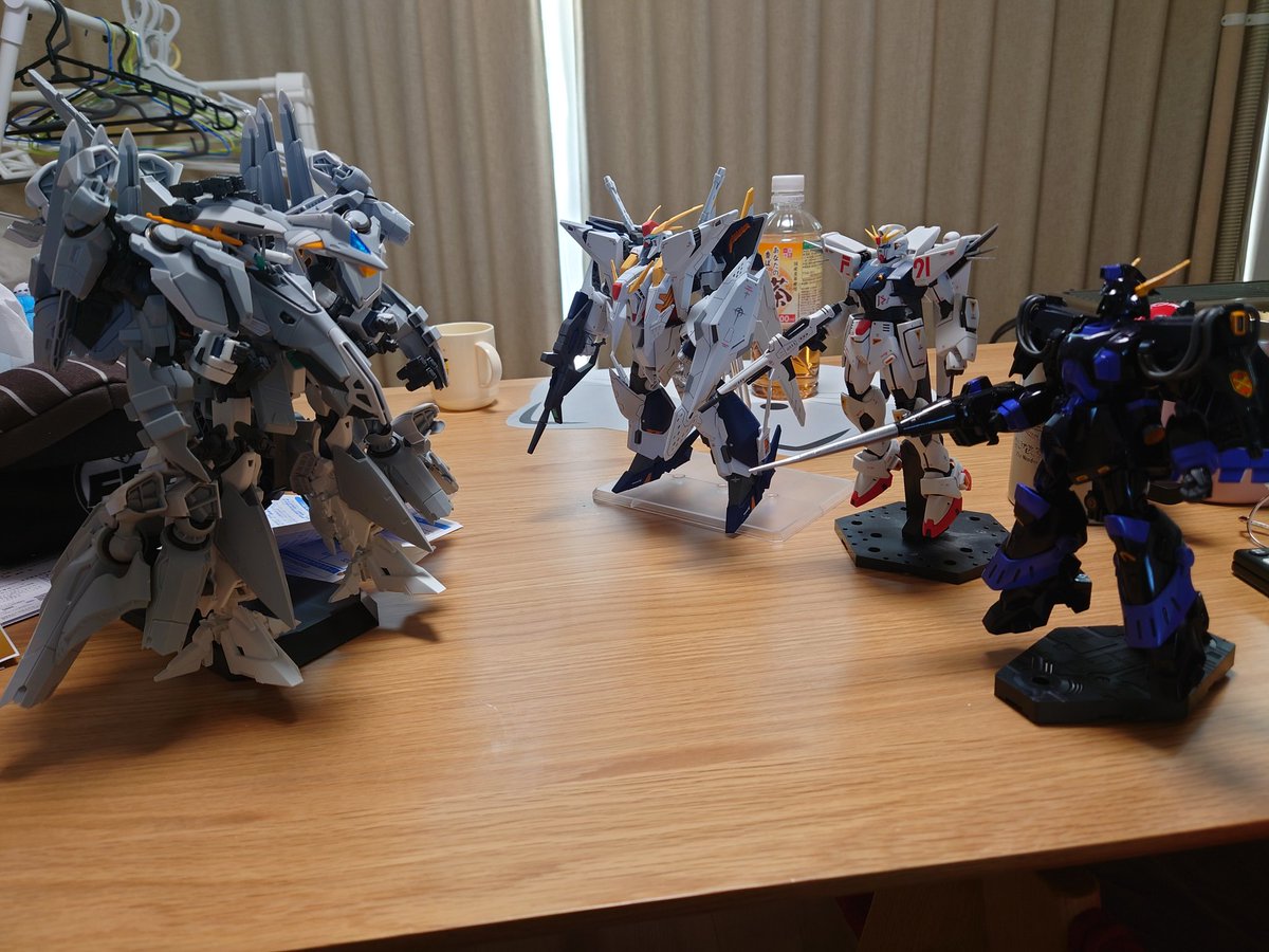 eiji5545's tweet photo. #プラモデル
#ガンプラ
とりあえずMS形態まで組み上げ完了。組み上げながら、細かさと仕組みを知ってすげーなぁと思いながら作業してましたね。
シール部分の塗装と墨入れやろうと思ってたけど、大変そうだな… https://t.co/bYJFfvR5M9