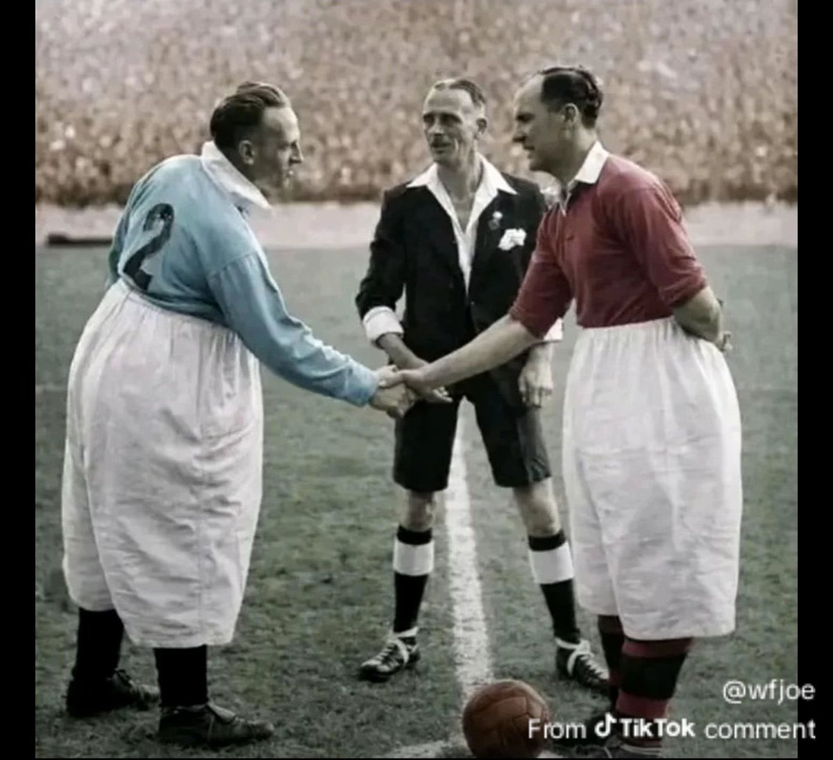 Knowledge tweet media